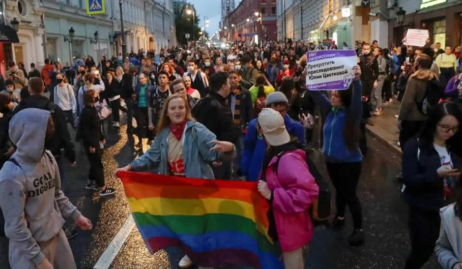 Activist says Moscow authorities authorized gay rally